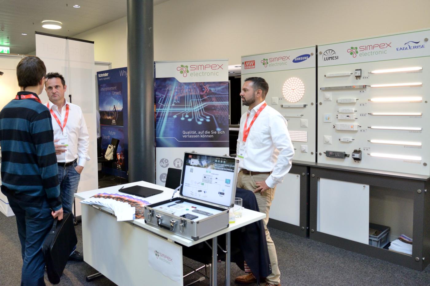 Le stand Simpex electronic.