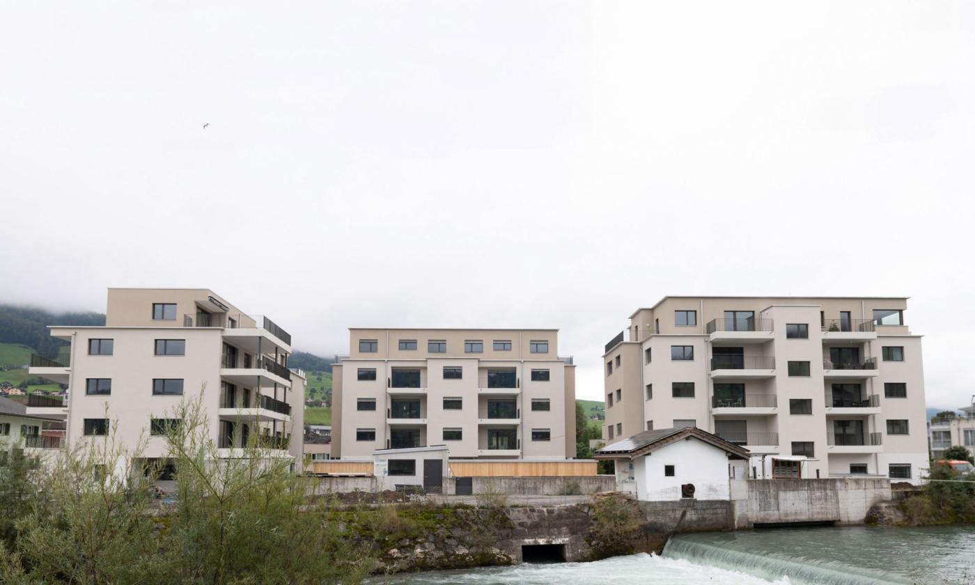 Einmalige Lage: Die Siedlung am Aawasser verfügt über ein eigenes Wasserkraftwerk.