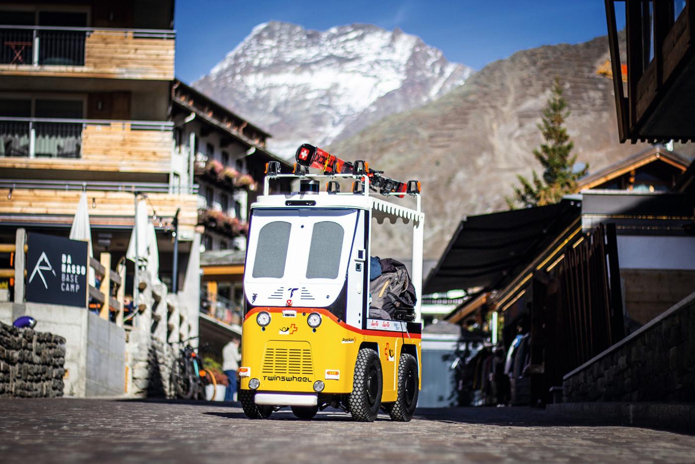 Le robot à bagages, capable de transporter une charge de 100 kg, sera testé à Saas-Fee jusqu’à fin octobre 2022.