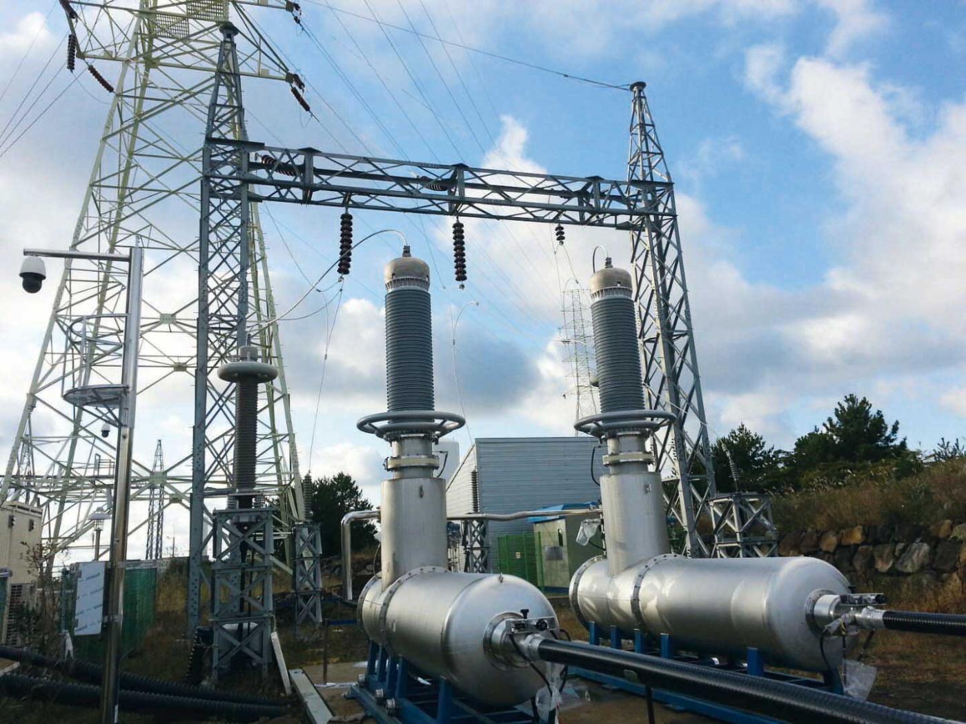 Extrémité d’un câble supraconducteur à courant continu avec une tension de 80 kV en Corée du Sud.