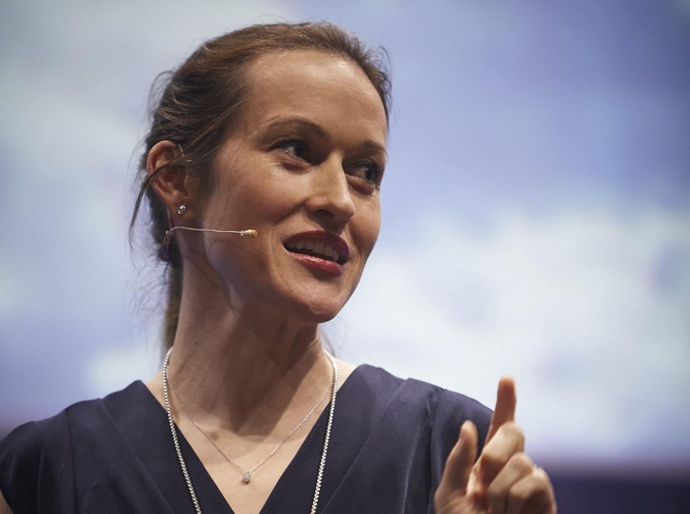 Die Kampfjetpilotin Nicola Winter strebt nach Höherem: Sie möchte Astronautin werden.