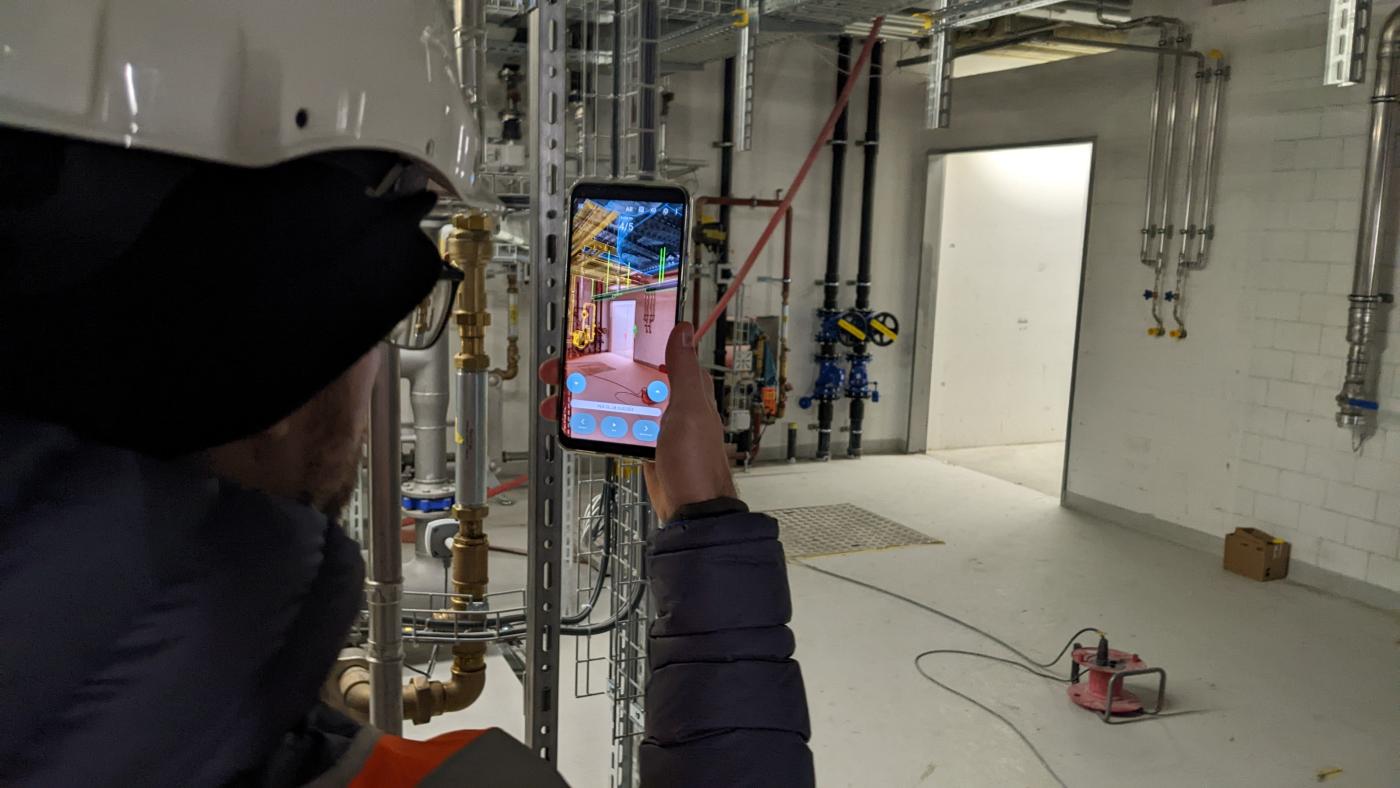 Das Erkennen und Tracken von Objekten wird von einer künstlichen Intelligenz unterstützt.