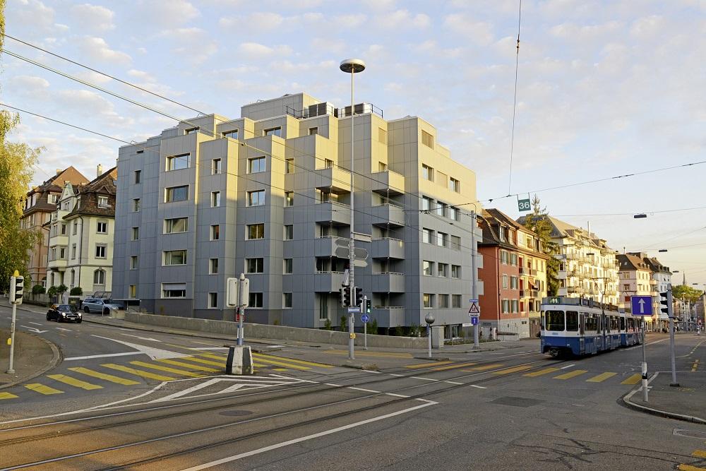 Mit Photovoltaik-Fassade Eigenverbrauch optimiert